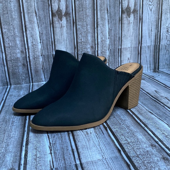 Time and Tru Shoes - NWOT Time & Tru Black Memory Foam Backless Clog Heels Size 9